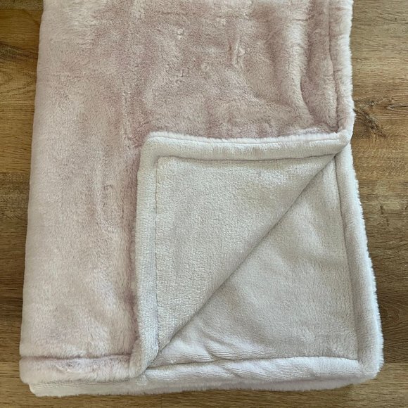 Embroidered Custom Baby Blanket gift set - Picture 3 of 10